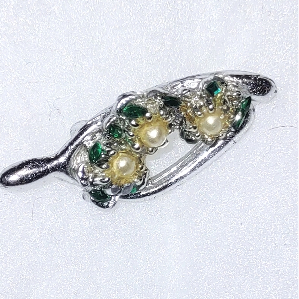 Wishbone Brooch Emerald Green Silvertone